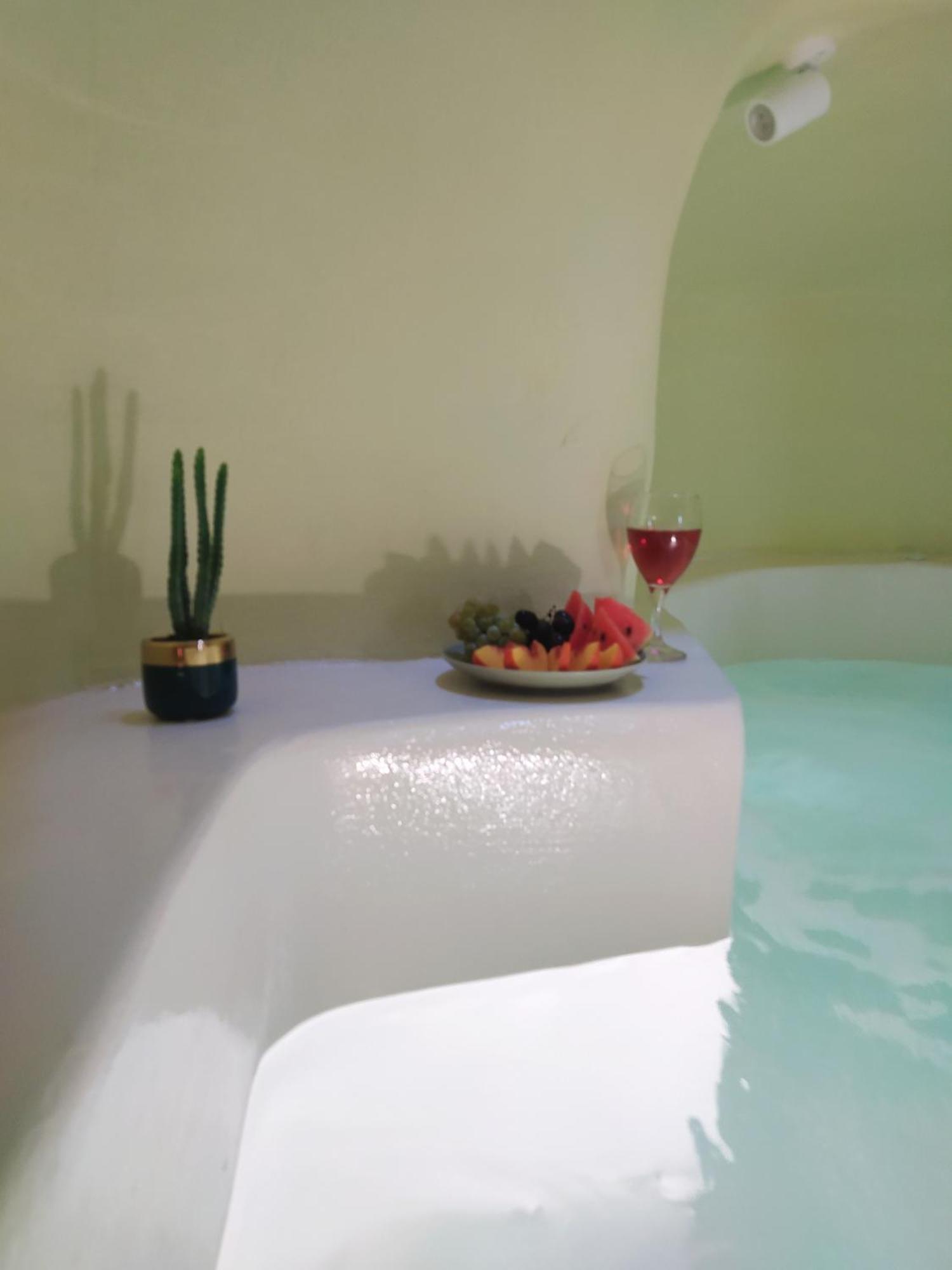 Santorini Oasis- Cave House Vila Fira  Exterior foto