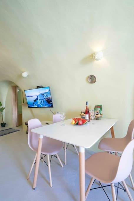 Santorini Oasis- Cave House Vila Fira  Exterior foto
