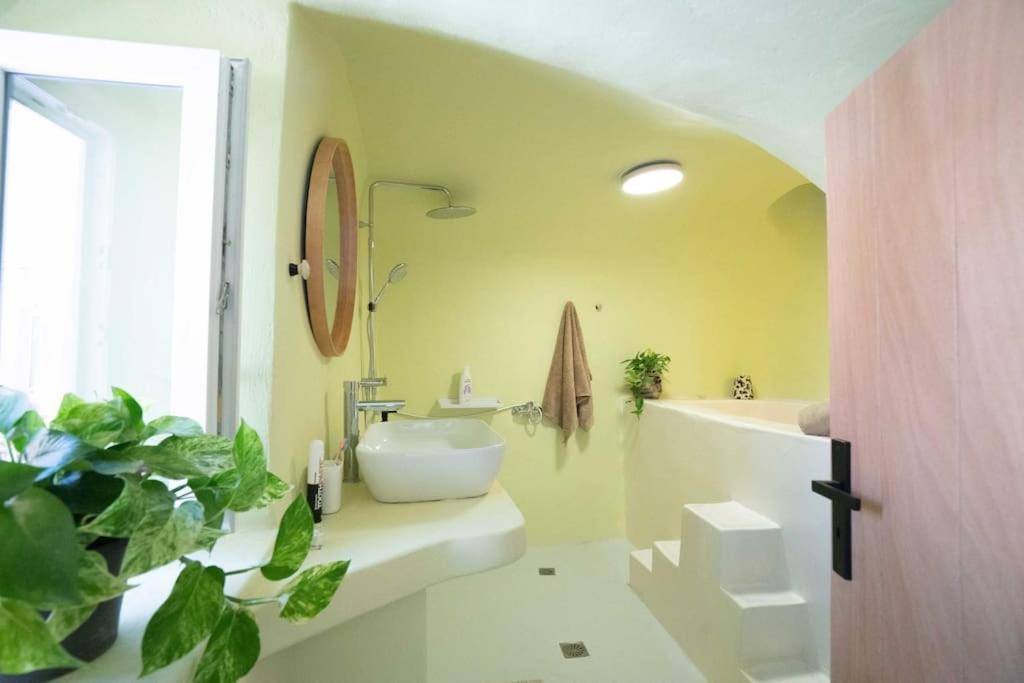 Santorini Oasis- Cave House Vila Fira  Exterior foto