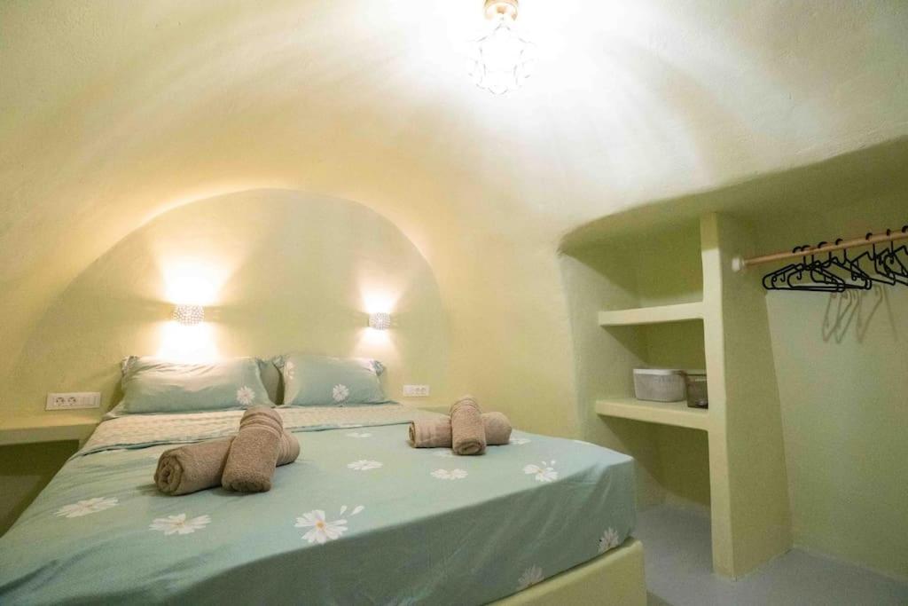 Santorini Oasis- Cave House Vila Fira  Exterior foto